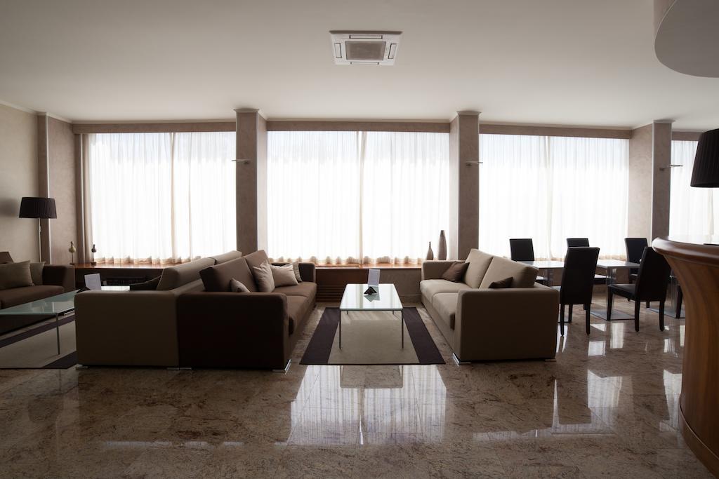 Albergo Miralago ヴェルバーニア エクステリア 写真