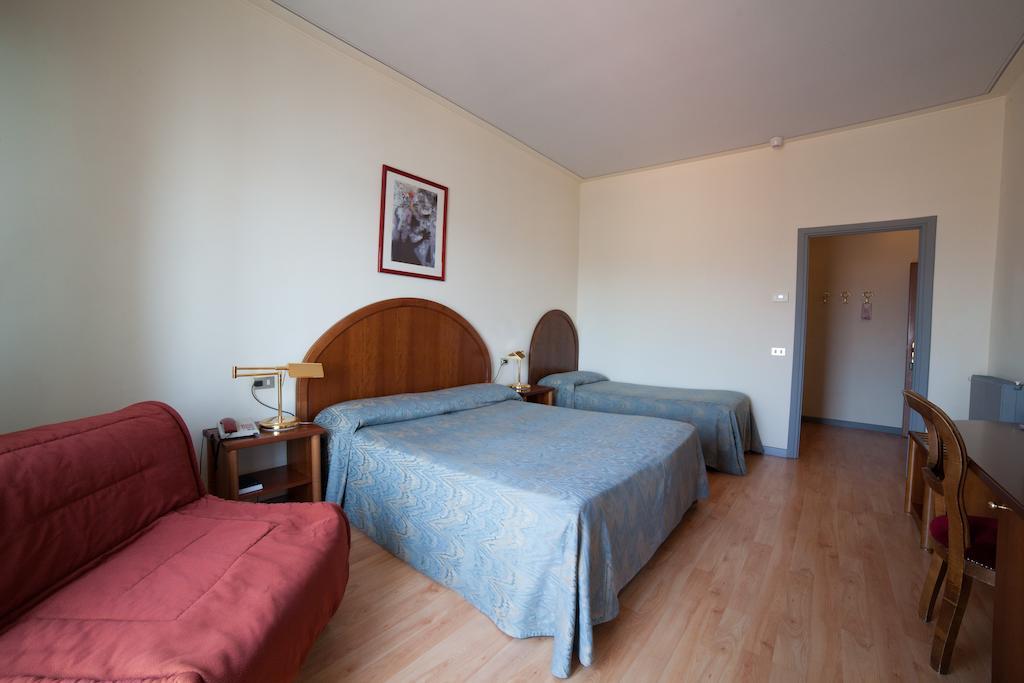 Albergo Miralago ヴェルバーニア 部屋 写真
